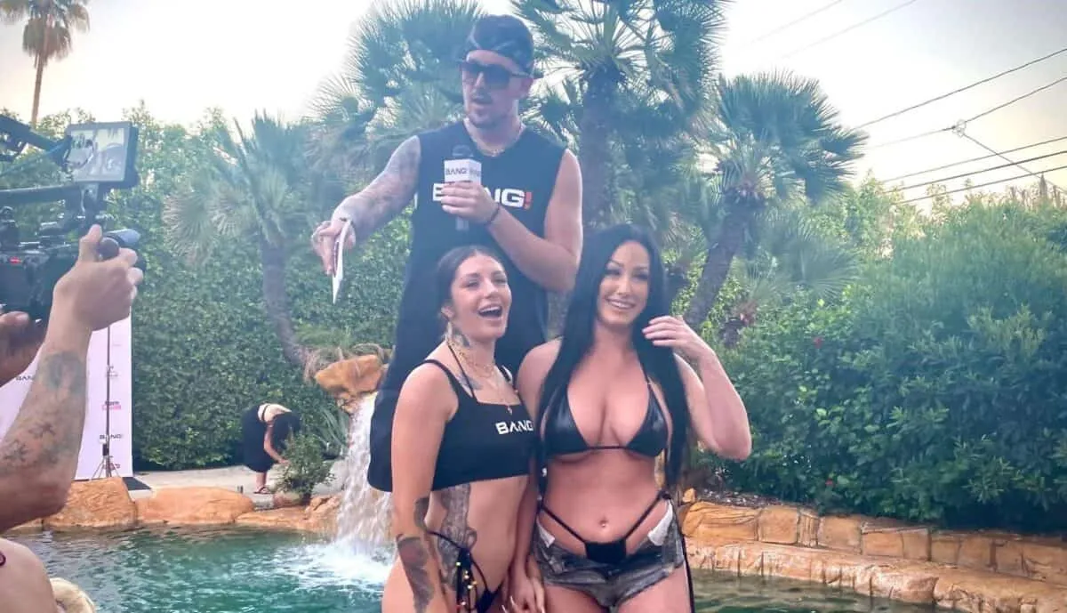 What Makes Bang Stand Out